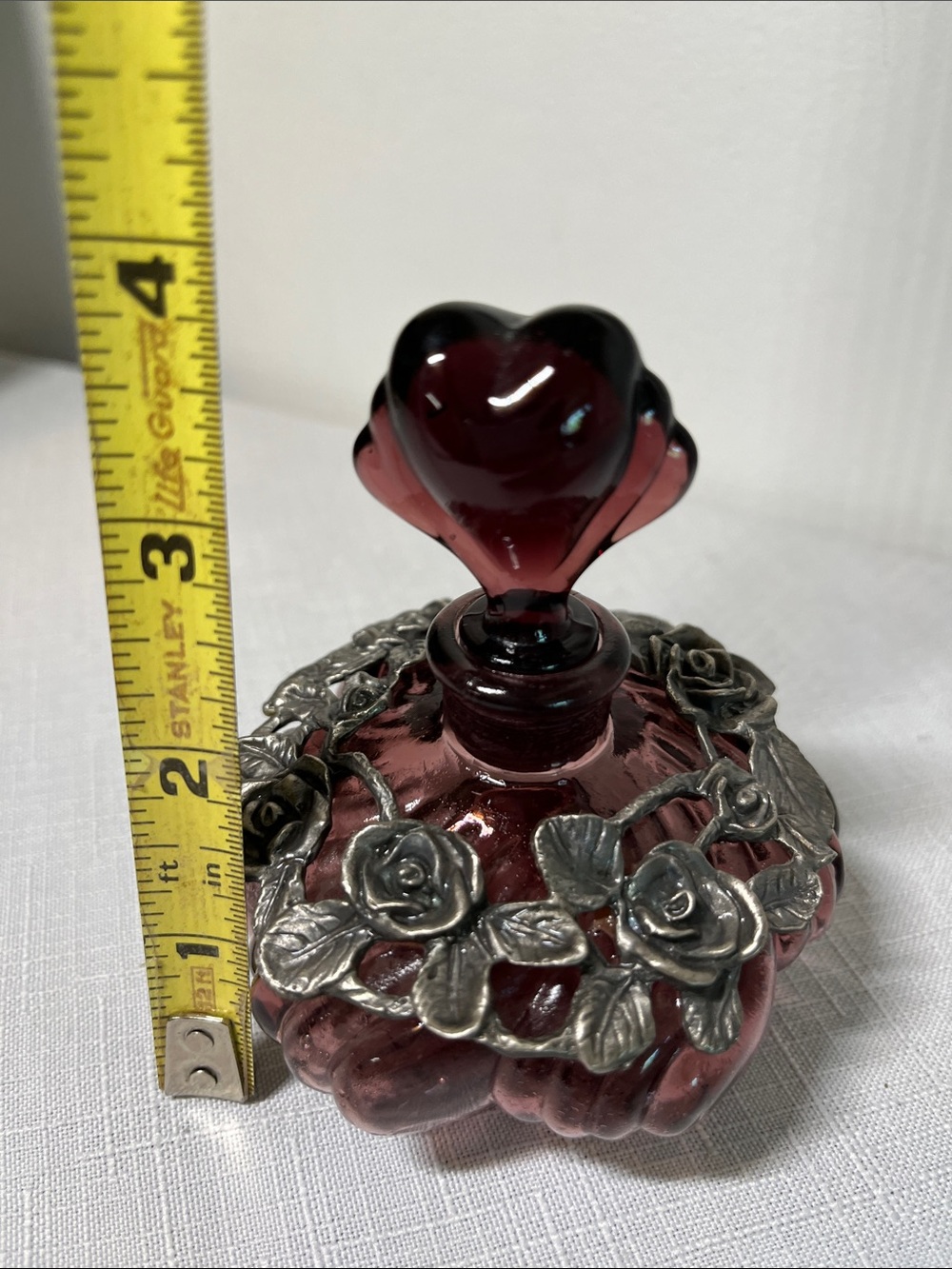 Vintage Amethyst Glass & Pewter
Perfume Bottle 
Sculpted Rose
Heart Stopper - Picture 4 of 7